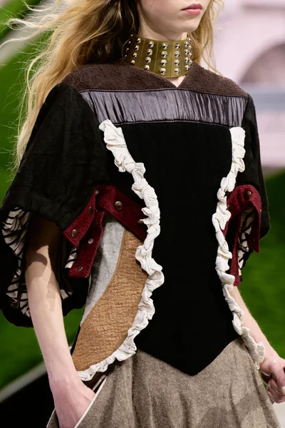 Look 9